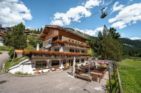 Villa Ruggero Wine Hotel Campitello Die Fassa